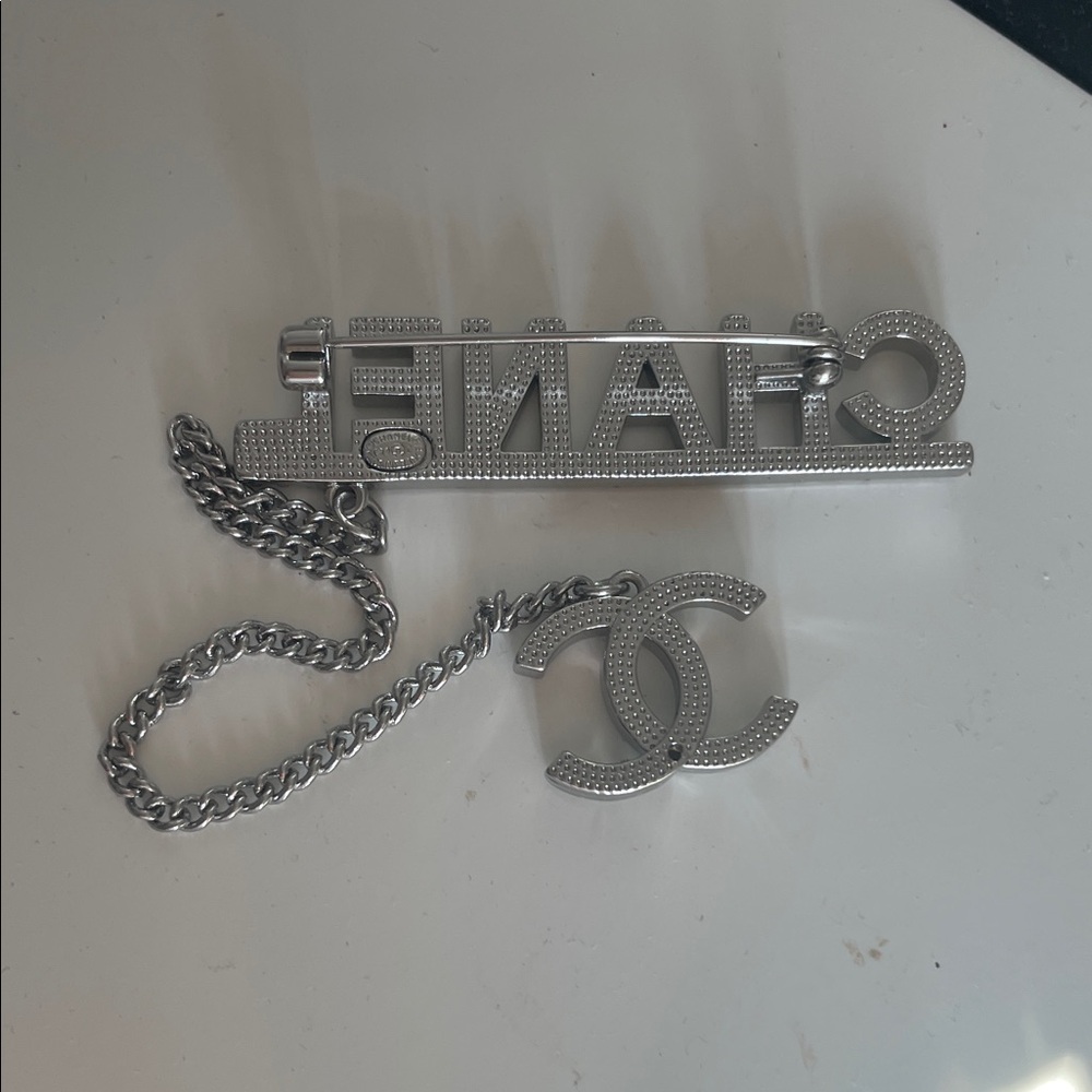 CC Silver Crystal Logo BROOCH - Picture 2 of 4